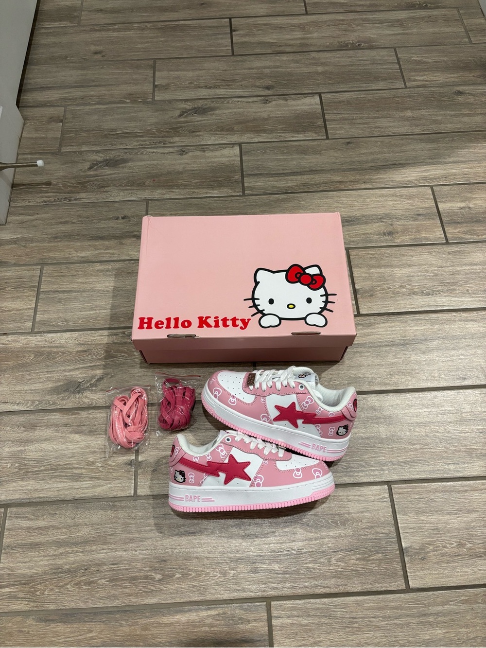 Hello Kitty x Bapesta